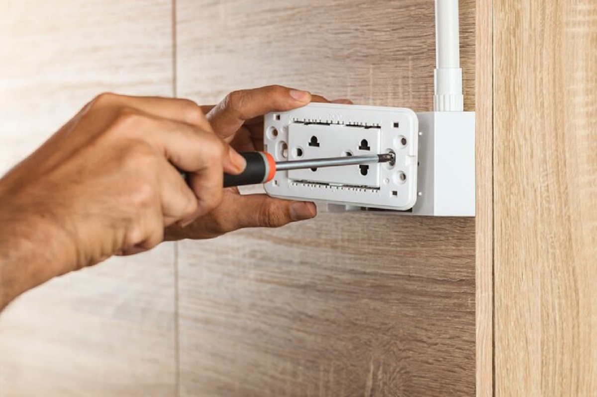 electrical outlet installation